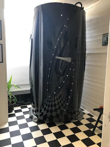 4 - The Little Nail Shop