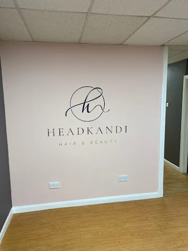 4 - The Little Salon