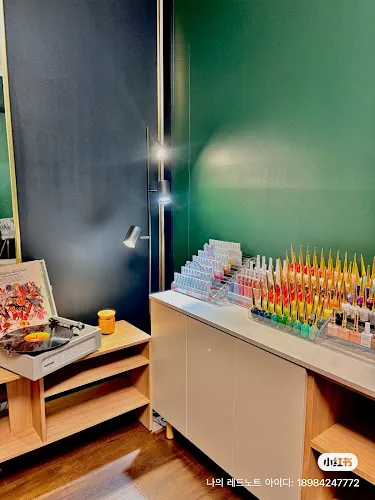 2 - The Salon On Reid