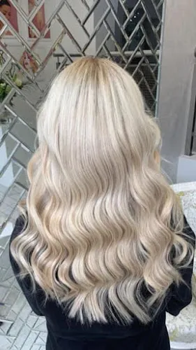 2 - The Style Lounge