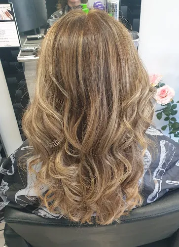 4 - The Unisex Hair Salon & Tanning Sudio