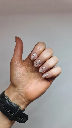 5 - Tomeeka Jay Beauty Collective