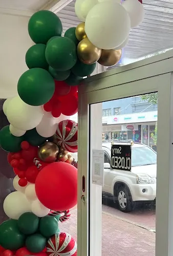 2 - Toms Gentlemens Hairdresser