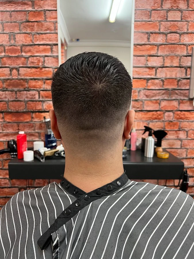 1 - Toms Gentlemens Hairdresser