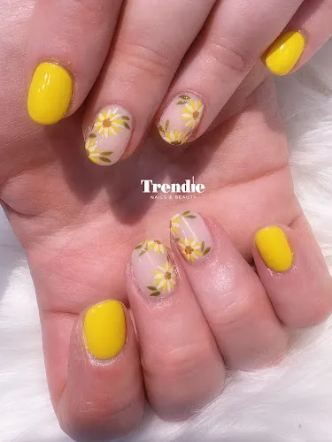 4 - Trendie Nails & Beauty