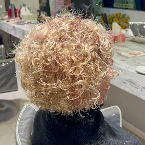 7 - Trendy Hair Fashion Piątkowska