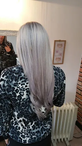 8 - Trimms Hairdressers