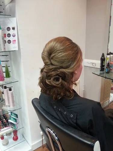 7 - Trimms Hairdressers