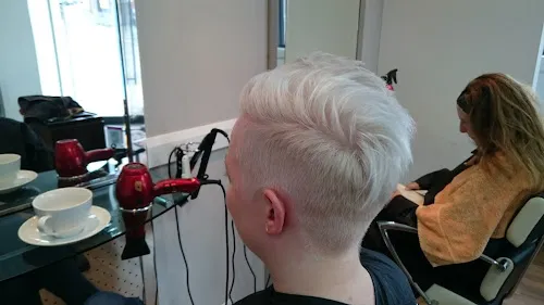 6 - Trimms Hairdressers