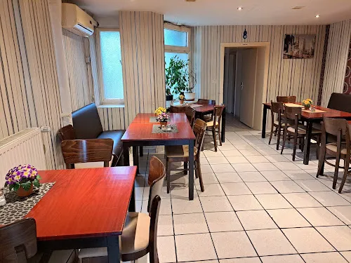 2 - Tu Na Kebap & Pizza Haus