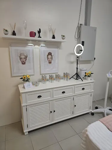 6 - Tuxedos Hairdresser