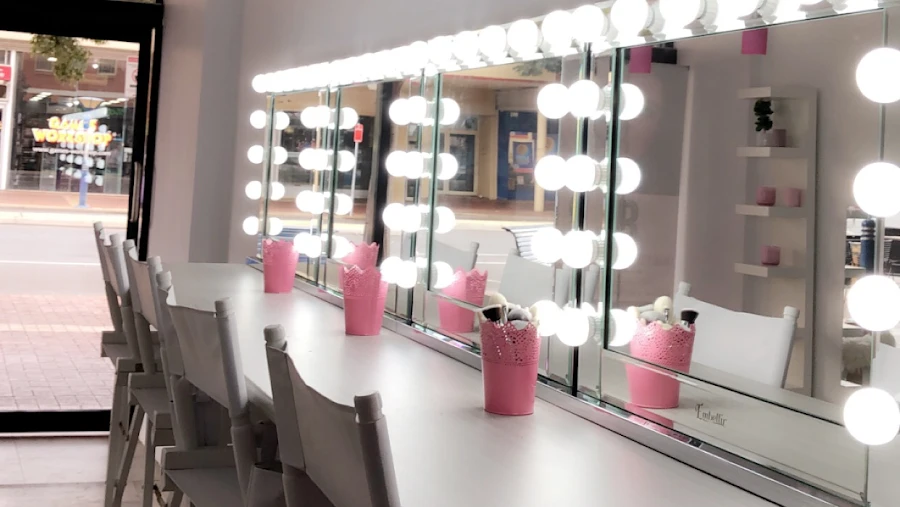 1 - Twisted Scissors