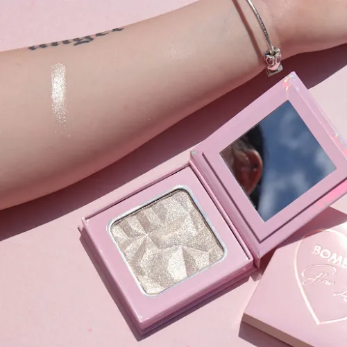 4 - Twisted Scissors