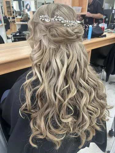 3 - Under Wraps Hair Studio