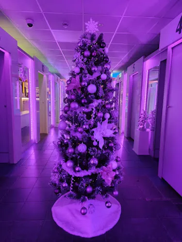 7 - Unicut Hair Salon