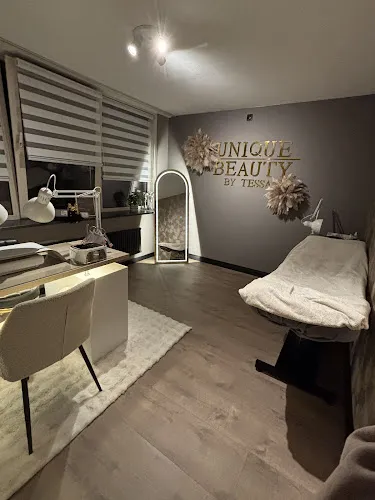 4 - Unique beauty by tessa