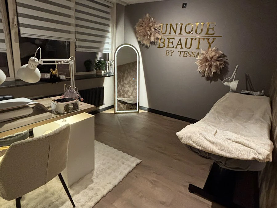 1 - Unique beauty by tessa