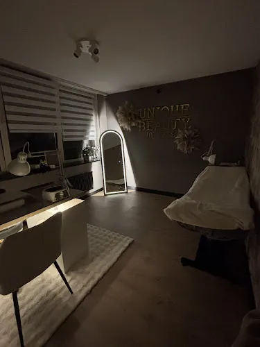 5 - Unique beauty by tessa