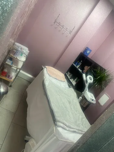 4 - Unique beauty salon