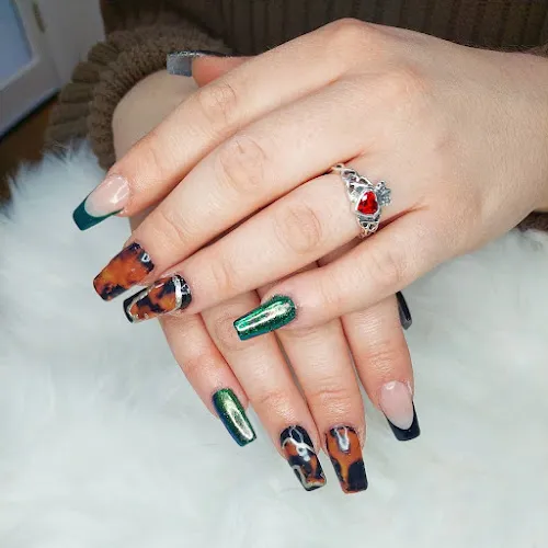 5 - Unique Nails