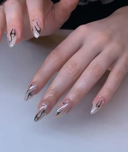 4 - USA-Nails
