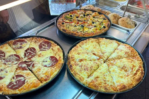 6 - Usta Grillhaus & Pizza