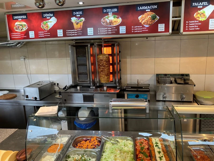 1 - Usta Grillhaus & Pizza