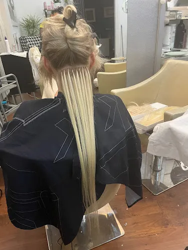 4 - Usługi Fryzjerskie Eliza Samoraj