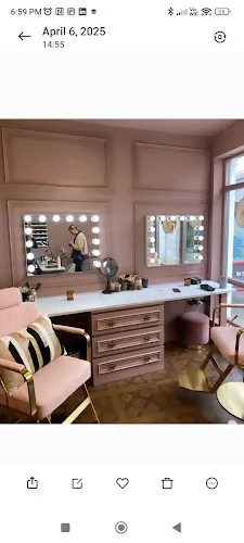 5 - Vamp Beauty Bar