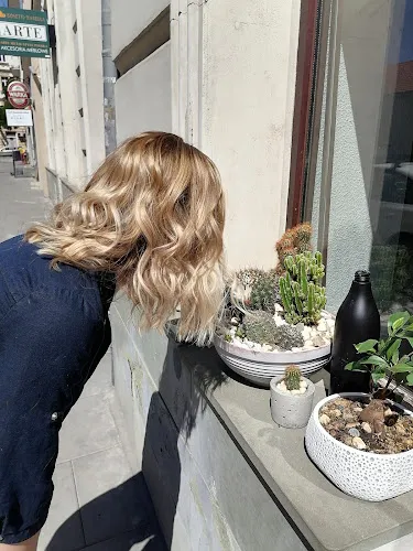 8 - V&P Beauty Salon