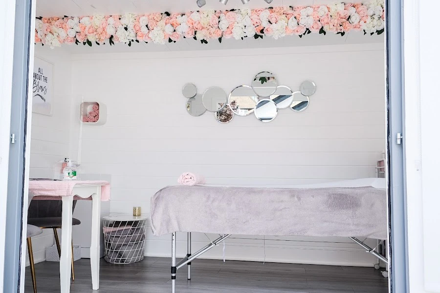 1 - Vans Nail Studio