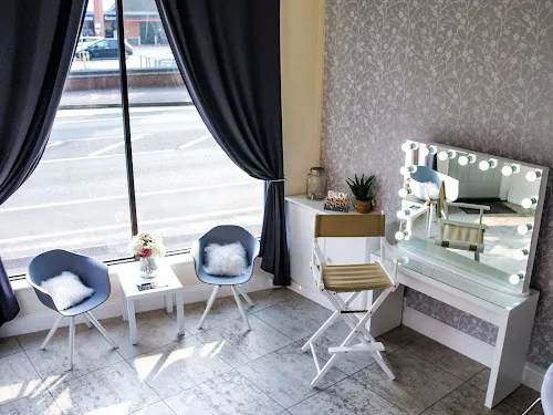 6 - Verde Hair Salon