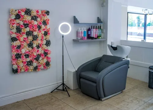 8 - Verde Hair Salon