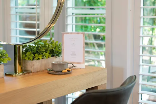 5 - Vinhs Nail & spa