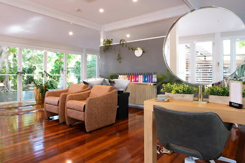 2 - Vinhs Nail & spa