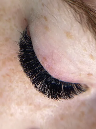 6 - Vinnies Lash Lounge