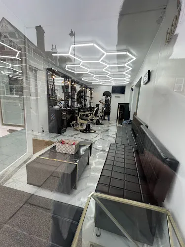 6 - VIP LOUNGE Men’s Grooming Turkish Barbers