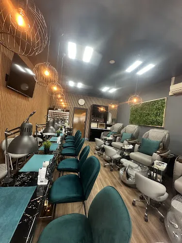 1 - VIP LOUNGE NAILS AND HEAD SPA