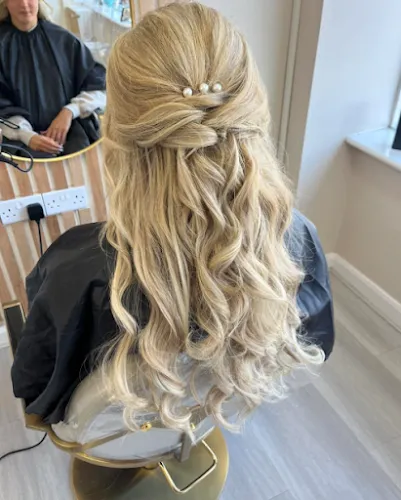 4 - Vision Unisex Hair Salon