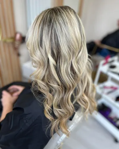 8 - Vision Unisex Hair Salon