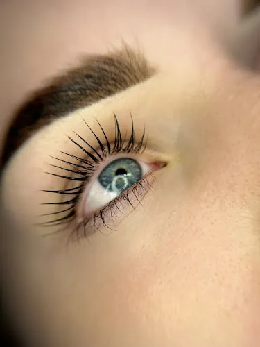 5 - VOLUME Beauty Bar