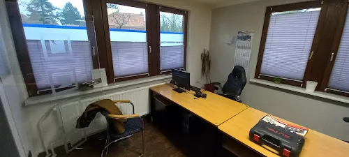 2 - Waiauto - KFZ Selbsthilfewerkstatt