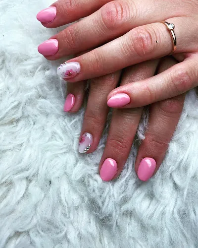 4 - Wattn Nagelstudio By Svenja Müller