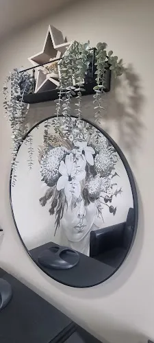 5 - Waves Hair Studio