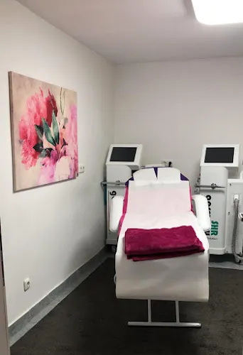 6 - Waxing & Kosmetikstudio VIVIA