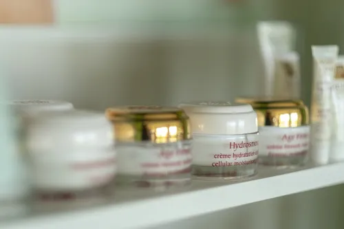 6 - Wecare hair & beauty