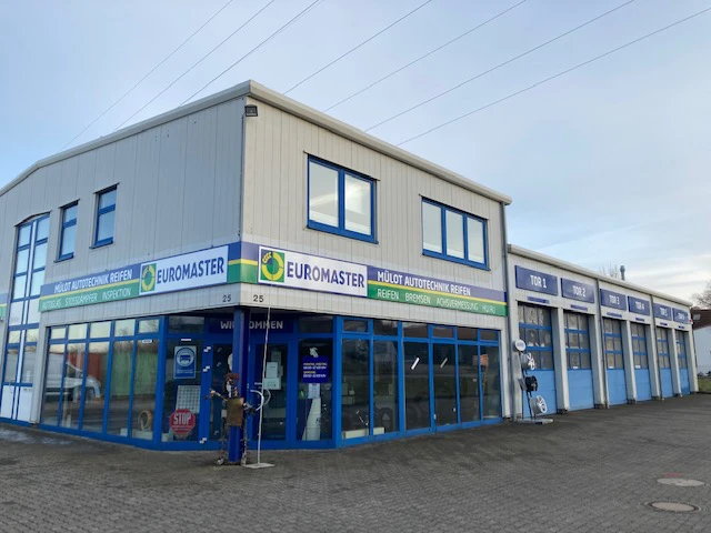 1 - Werner Automobile Bad Segeberg seit 1992 Inh. Gerd Werner Kfz.-Meister **Gebrauchtwagenhandel**AUTOGLAS SERVICE**