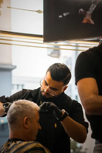 5 - WEST SIDE BARBER - VEVEY