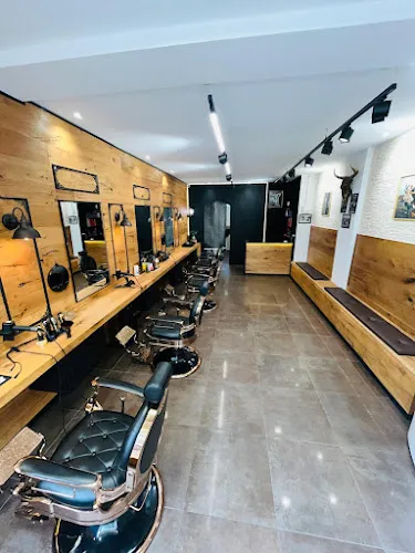 3 - WEST SIDE BARBER - VEVEY