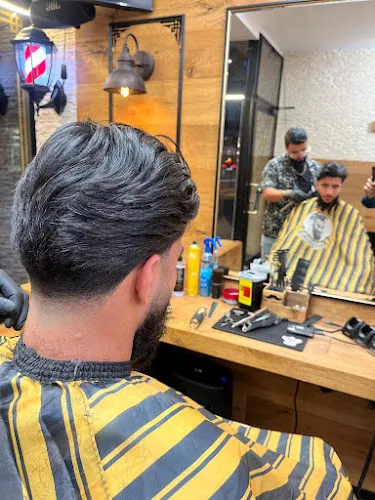 4 - WEST SIDE BARBER - VEVEY